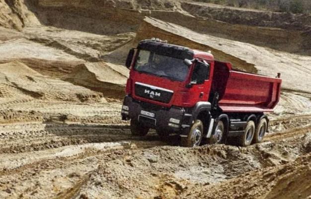 Мирный 17 р.т.км с НДС, Вилючанский наслег. Самосвалы 8х4